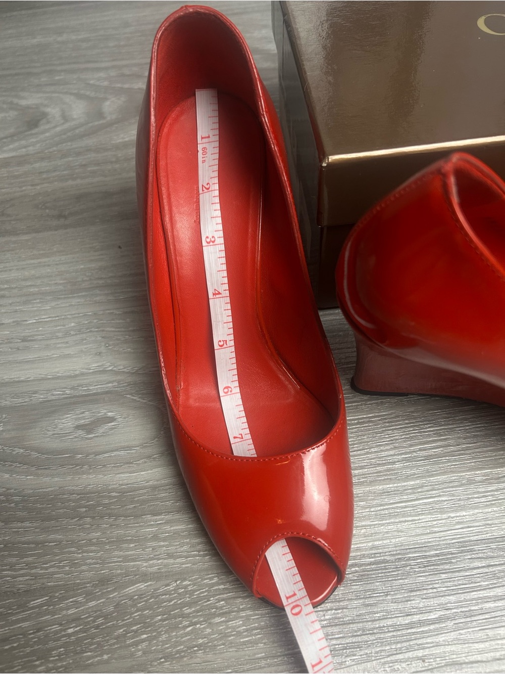 Gucci Red Patent Leather Peep Toe Wedge Pumps Heels Size 8 B - Picture 15 of 15